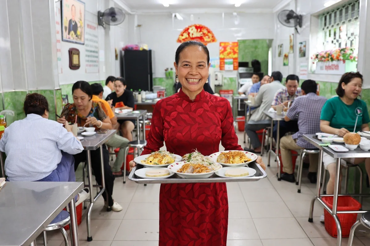 Quán bánh cuốn 65 năm tuổi được Michelin ghi nhận là điểm ăn ngon, giá hợp lý