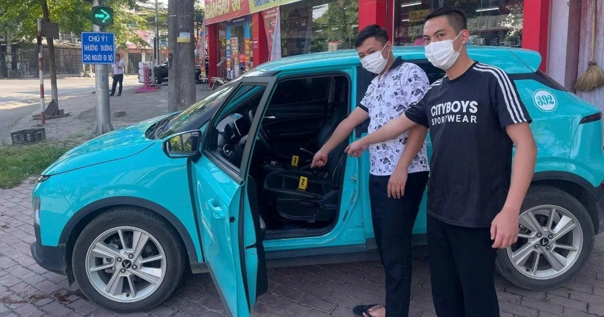 Khởi tố 2 đối tượng "mở tiệc" bay lắc ngay trên taxi đang lưu thông