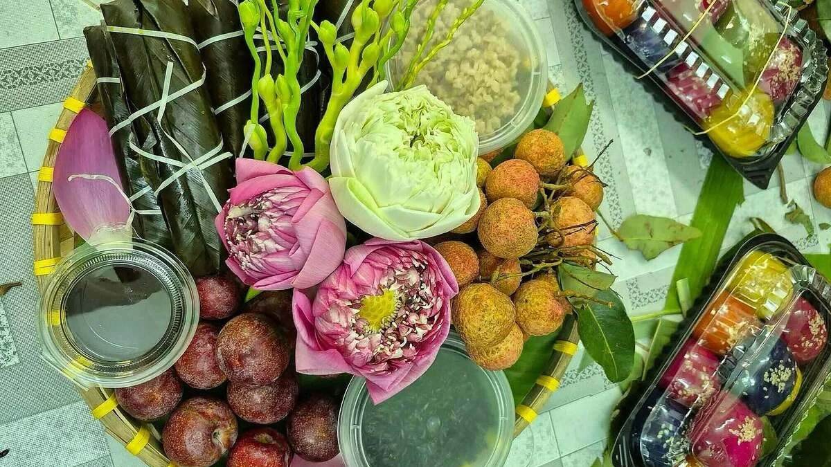 Chi phí mâm cúng Tết Đoan Ngọ của người dân có xu hướng giảm