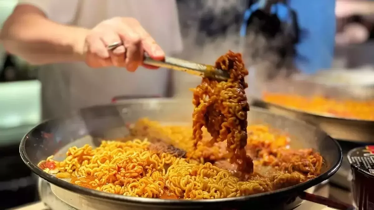 Mì ăn liền – thứ ẩm thực chinh phục hàng tỷ người trên khắp địa cầu