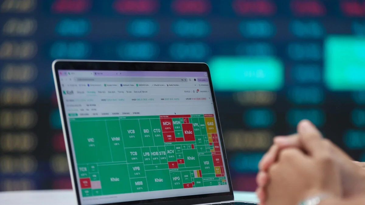 VN30 chinh phục ngưỡng 2.000 điểm