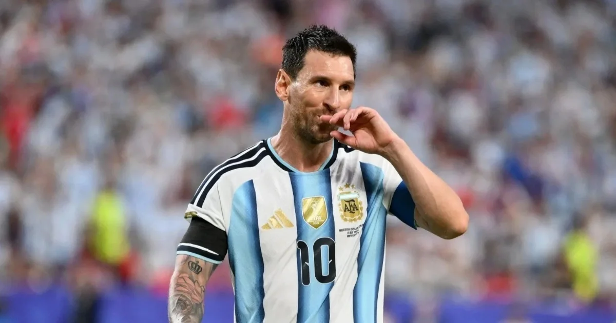 Cựu danh thủ xứ sương mù nhận định: "Vô cùng nan giải để kiềm tỏa Messi tỏa sáng"