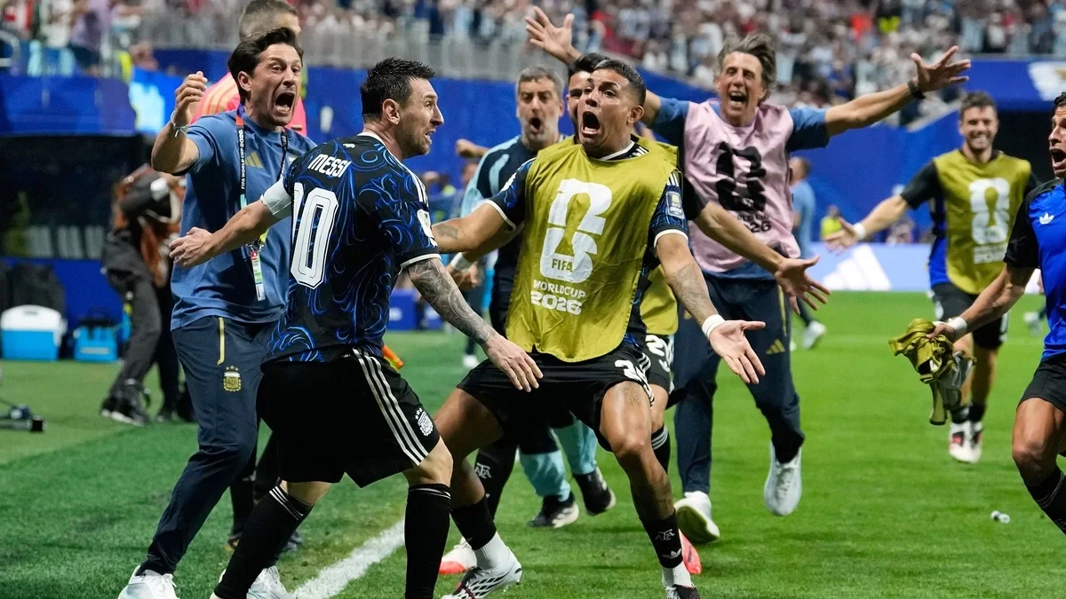 Nhờ Messi, Argentina lội ngược dòng đánh bại tuyển Anh tại bán kết World Cup