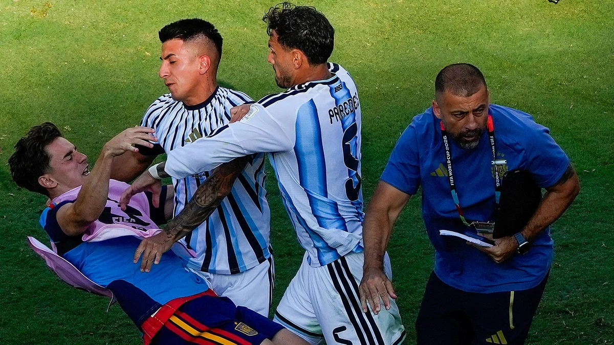 Hỗn chiến bùng nổ khi trận chung kết World Cup 2026 khép lại