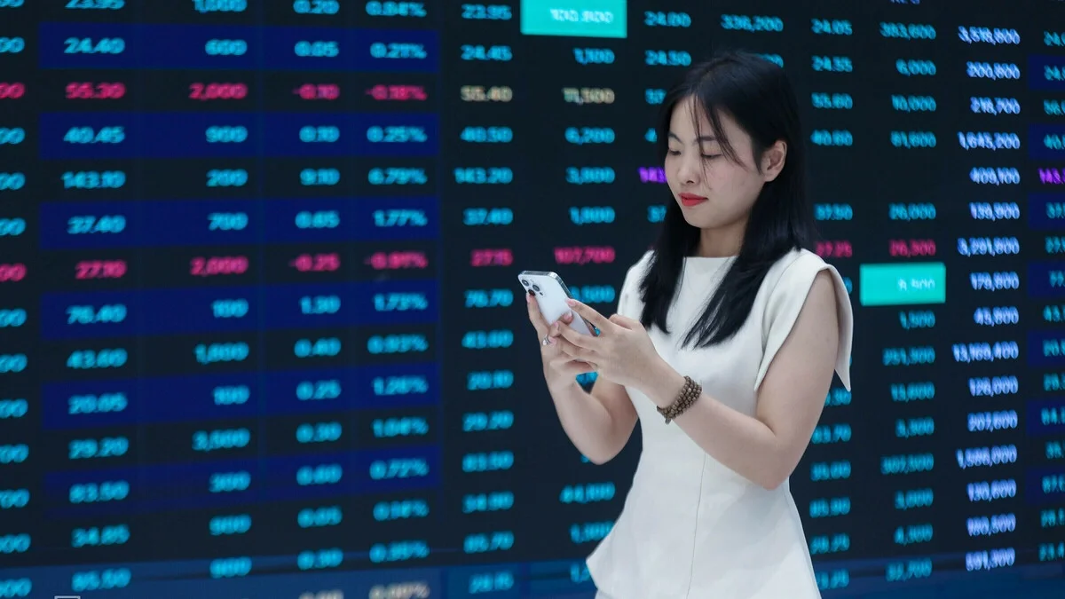 Thị trường chứng khoán tiệm cận ngưỡng 1.700 điểm