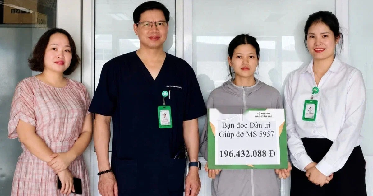 Người cha hai con vỡ òa hạnh phúc khi bình an trở về nhà sau vụ tai nạn nghiêm trọng