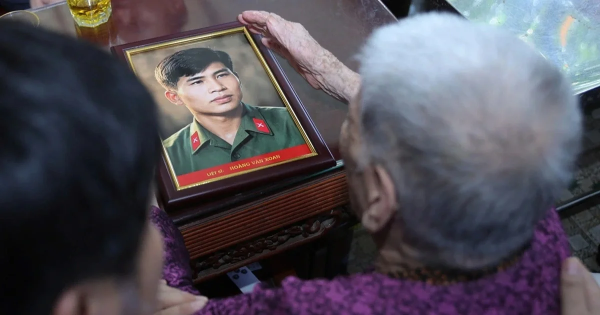 Sau 50 năm, Mẹ Việt Nam anh hùng lần đầu được 'đoàn tụ' cùng 2 con liệt sĩ